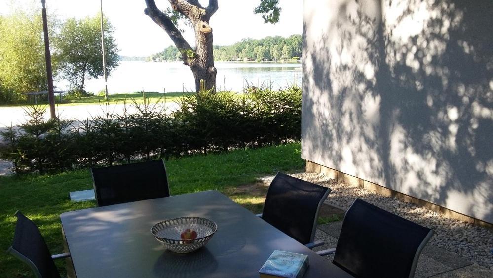 Chata Bezdrev U Hluboke Nad Vltavou Hluboka nad Vltavou Bagian luar foto