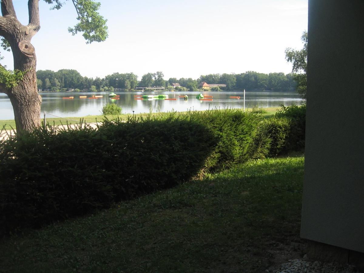 Chata Bezdrev U Hluboke Nad Vltavou Hluboka nad Vltavou Bagian luar foto